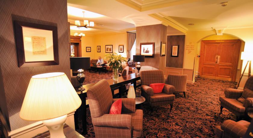 Golden Lion Hotel Стерлинг Экстерьер фото