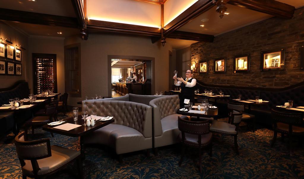 Golden Lion Hotel Стерлинг Экстерьер фото